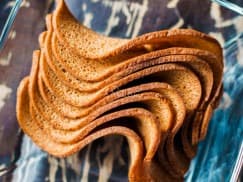 Деревенские гренки со вкусом Баварские колбаски (Сурские): Ресторанные гренки с сыром