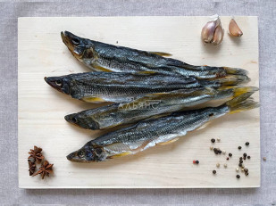 Индейка вяленая (строганина): Корюшка вяленая без икры