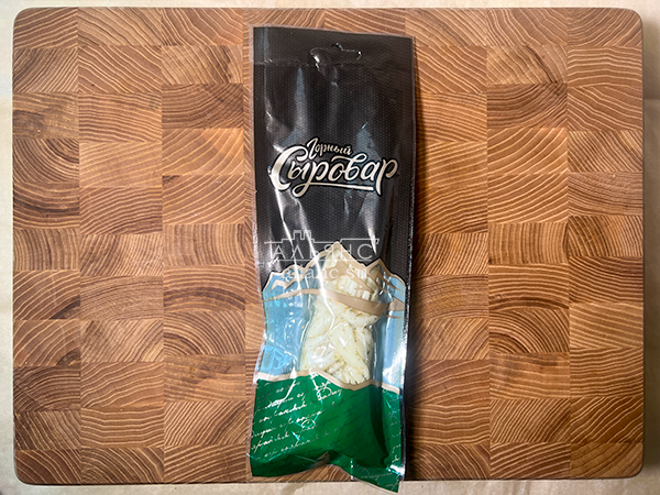 Сыр 100 гр ГОРНЫЙ СЫРОВАР (Косичка с укропом и чесноком) в Ижевске