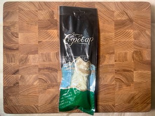 Мясо (АЛЬЯНС) вяленое индейка с апельсином (500гр): Сыр 100 гр ГОРНЫЙ СЫРОВАР (Косичка с укропом и чесноком)