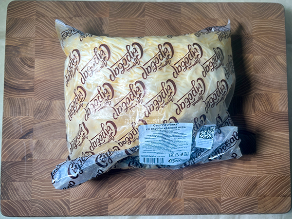 Сыр 1 кг ГОРНЫЙ СЫРОВАР (Паутинка со вкусом красной икры) в Ижевске